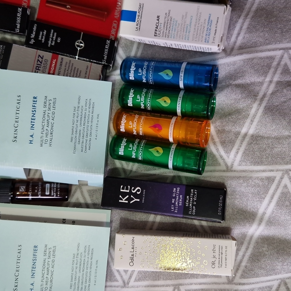 Huge designer sample bundle. 31 new items. RITUALS, CLARINS, MAC, NARS, ARMANI, - Picture 5 of 12